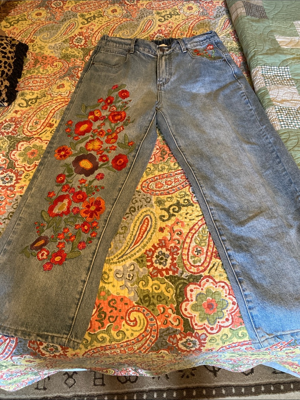 Oh! Capri Ankle Embroidered Jeans M